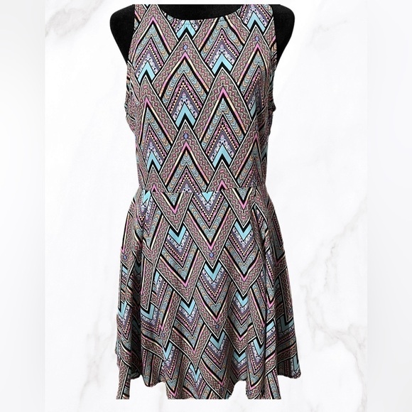GBX Dress geometric Design - Picture 1 of 6